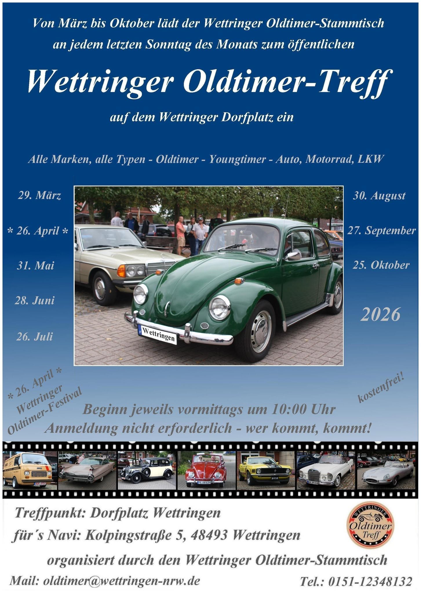 Grüner VW Käfer und beiger Oldtimer auf dem Wettringer Dorfplatz beim Oldtimer-Treff