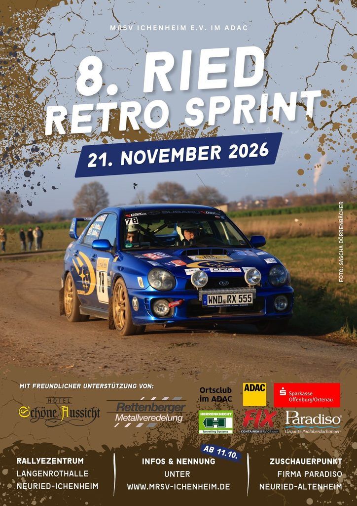 Blauer Subaru Impreza Rallye-Wagen mit Startnummer 3 driftet auf schlammiger Schotterstraße, darüber Plakattext 8. RIED RETRO SPRINT 21. NOVEMBER 2026.